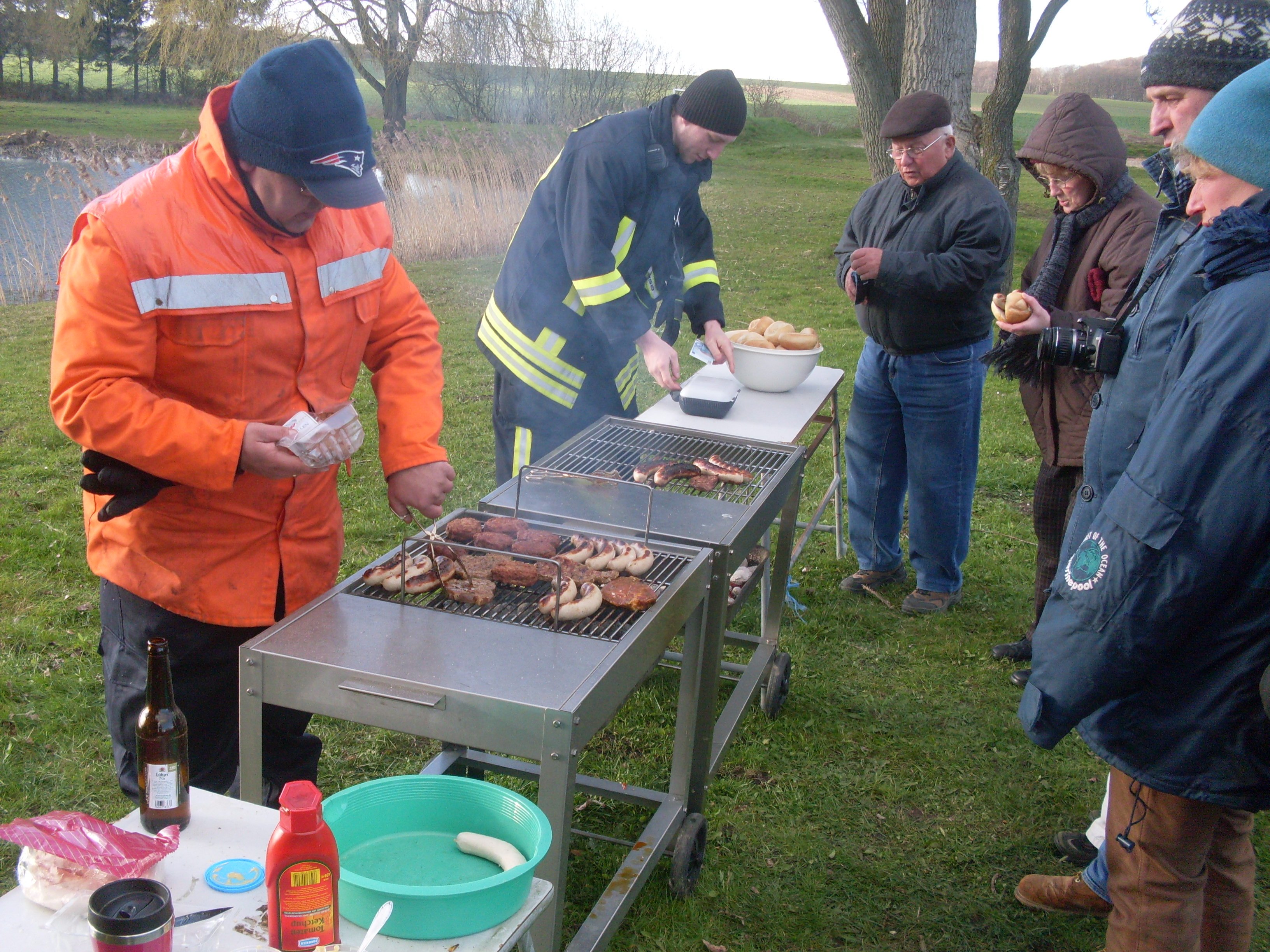 Versorgung durch Grillwürstchen